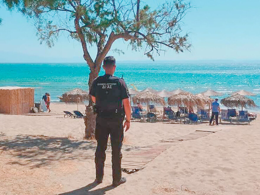 Ακριβή μου MyCoast: 220 ευρώ η πρώτη ξαπλώστρα κύμα στην Αττική