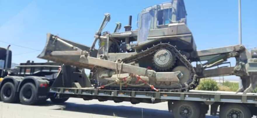 Φωτιά σε δασική έκταση στο Σοφικό Κορινθίας - Τραυματίστηκαν ελαφρά τρεις πυροσβέστες, δείτε βίντεο