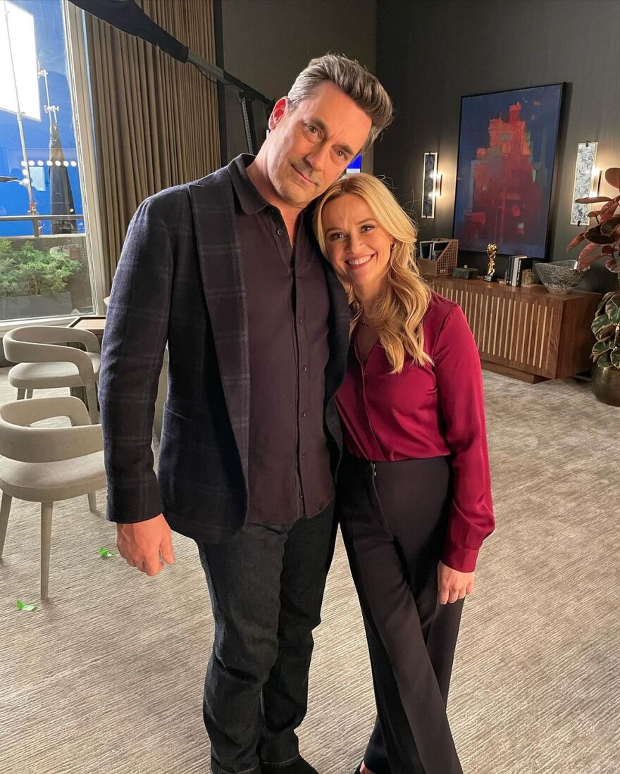 Ρις Γουίδερσπουν: Γιόρτασε τις 16 υποψηφιότητες για Emmy του Morning Show με backstage στιγμιότυπα 