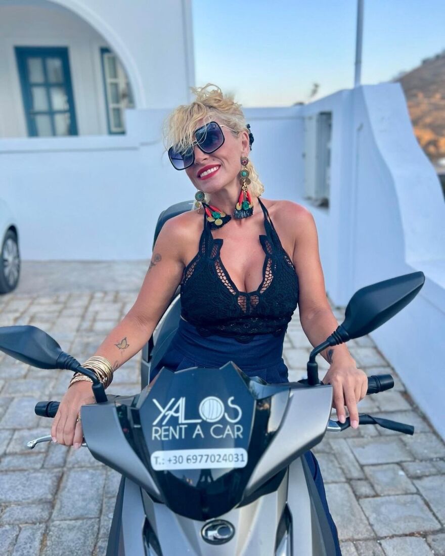 Ελεωνόρα Ζουγανέλη – Νίκος Συρίγος: Ταξίδι στην Αστυπάλαια για το ζευγάρι