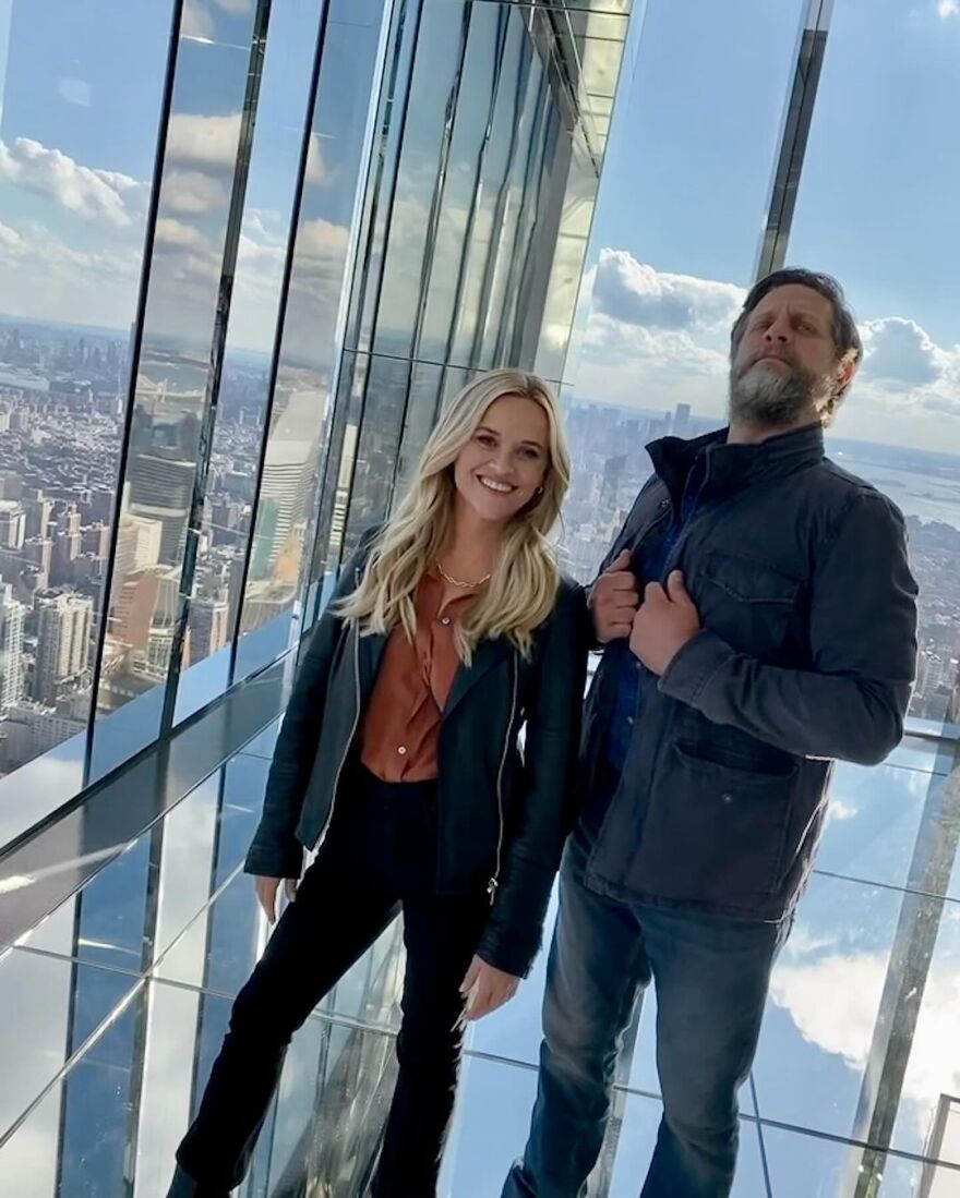 Ρις Γουίδερσπουν: Γιόρτασε τις 16 υποψηφιότητες για Emmy του Morning Show με backstage στιγμιότυπα 