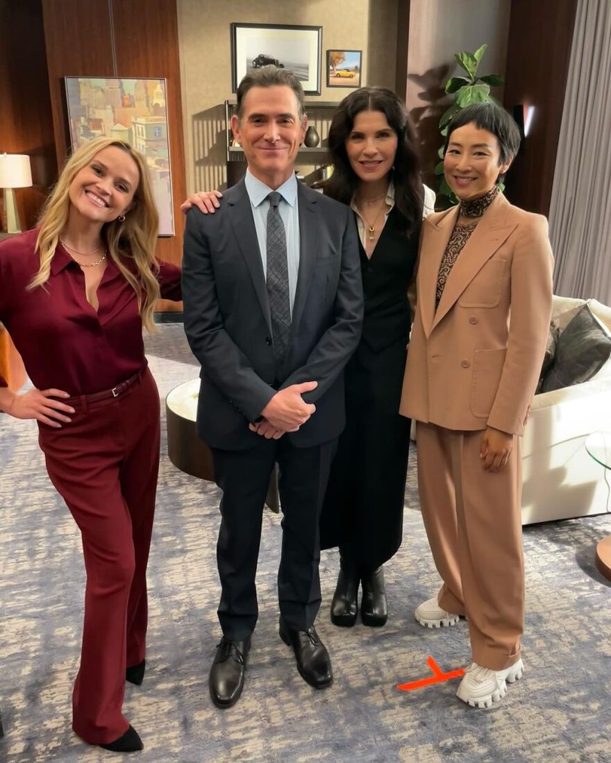 Ρις Γουίδερσπουν: Γιόρτασε τις 16 υποψηφιότητες για Emmy του Morning Show με backstage στιγμιότυπα 