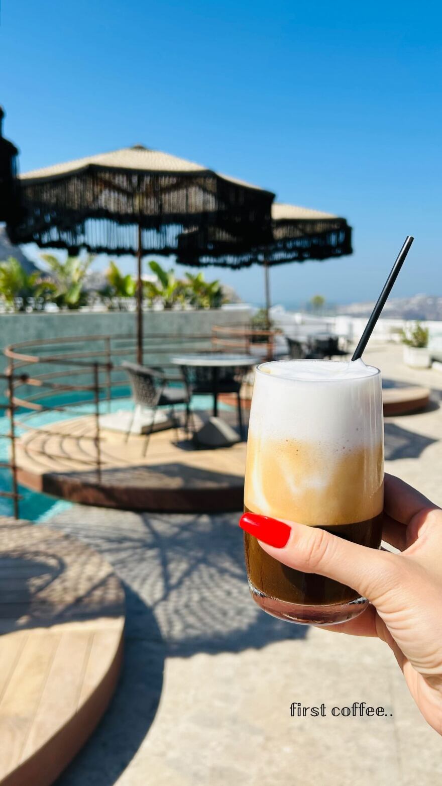 Μπουράκ Χακί: Στη Σαντορίνη με τη σύντροφό του ο Τούρκος ηθοποιός - Δείτε φωτογραφίες