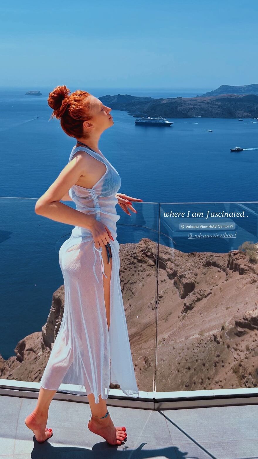 Μπουράκ Χακί: Στη Σαντορίνη με τη σύντροφό του ο Τούρκος ηθοποιός - Δείτε φωτογραφίες