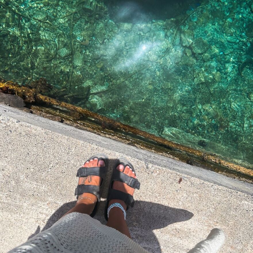 Δανάη Μπάρκα: Τα καλοκαιρινά στιγμιότυπα στο Instagram - Δεν είμαι εκεί αλλά τα βλέπω για να πάρω δύναμη, γράφει