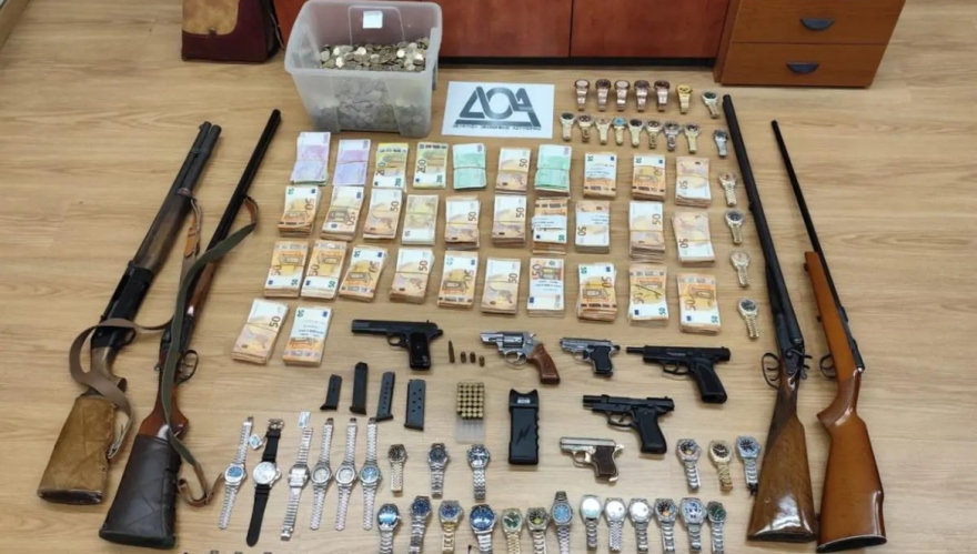 Ελληνική Αστυνομία: Eξαρθρώθηκε εγκληματική οργάνωση που εισήγαγε και διακινούσε προϊόντα «μαϊμού» 