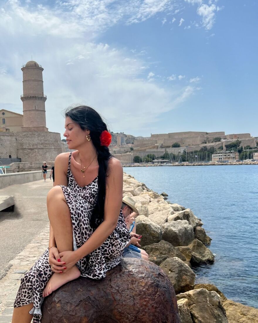 Μαρία Κορινθίου: Απολαμβάνει τις διακοπές της στη Μασσαλία