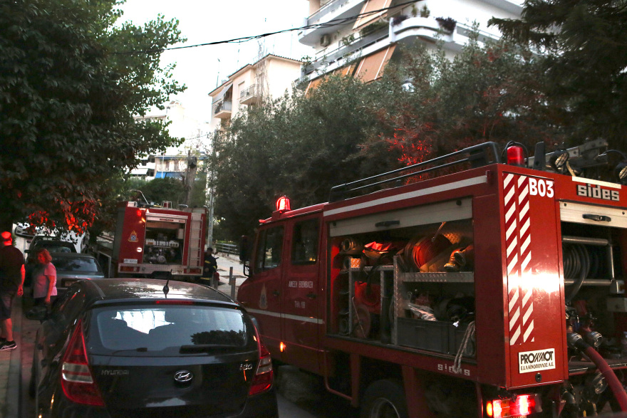 Φωτιά σε διαμέρισμα στη Νέα Σμύρνη - Βρέθηκε απανθρακωμένη σορός γυναίκας