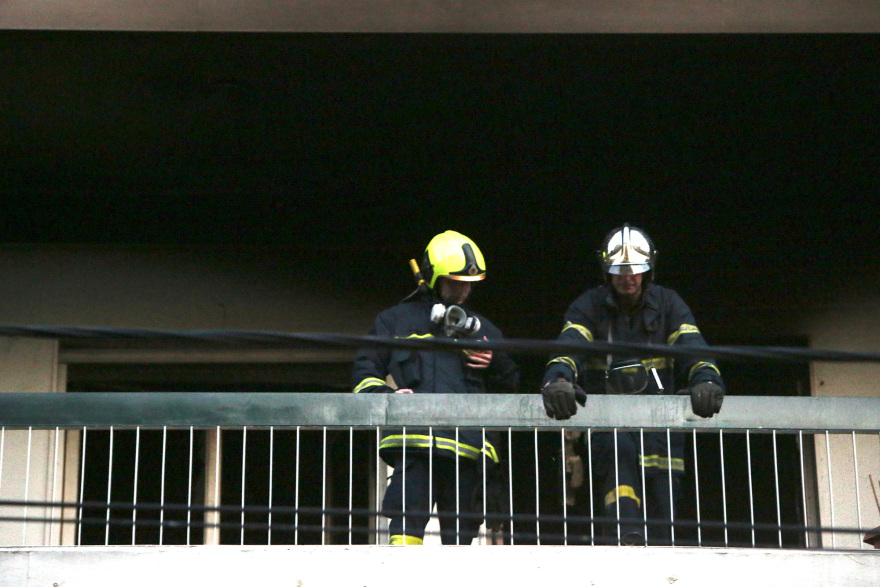 Φωτιά σε διαμέρισμα στη Νέα Σμύρνη - Βρέθηκε απανθρακωμένη σορός γυναίκας