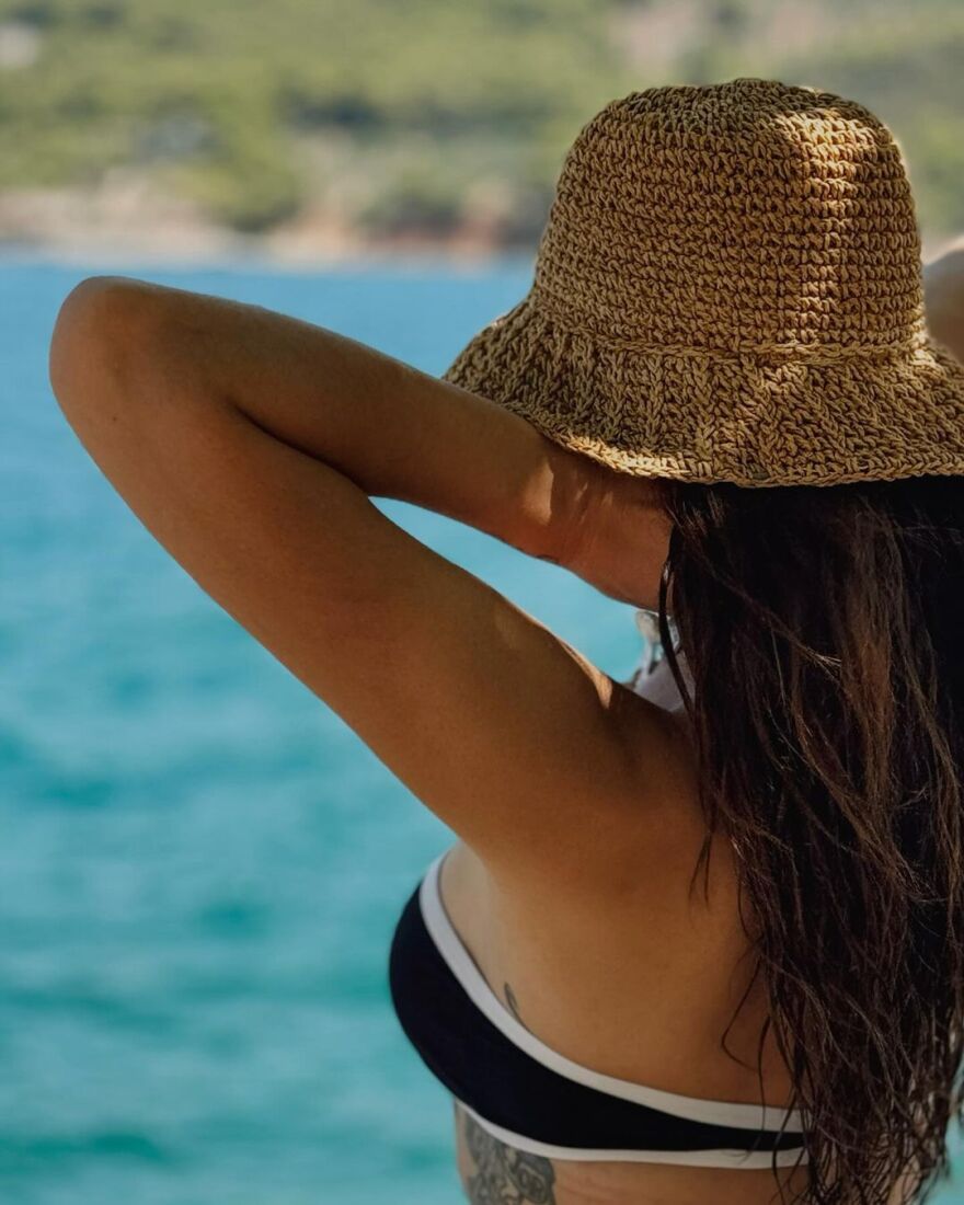 Ευρυδίκη Βαλαβάνη: Πόζαρε με ασπρόμαυρο μαγιό στο Instagram