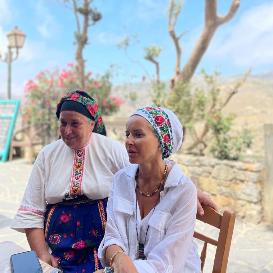 Μαρία Μπεκατώρου: Οι φωτογραφίες της από το χωριό Όλυμπος στην Κάρπαθο - Εκεί που ο χρόνος έχει σταματήσει, γράφει