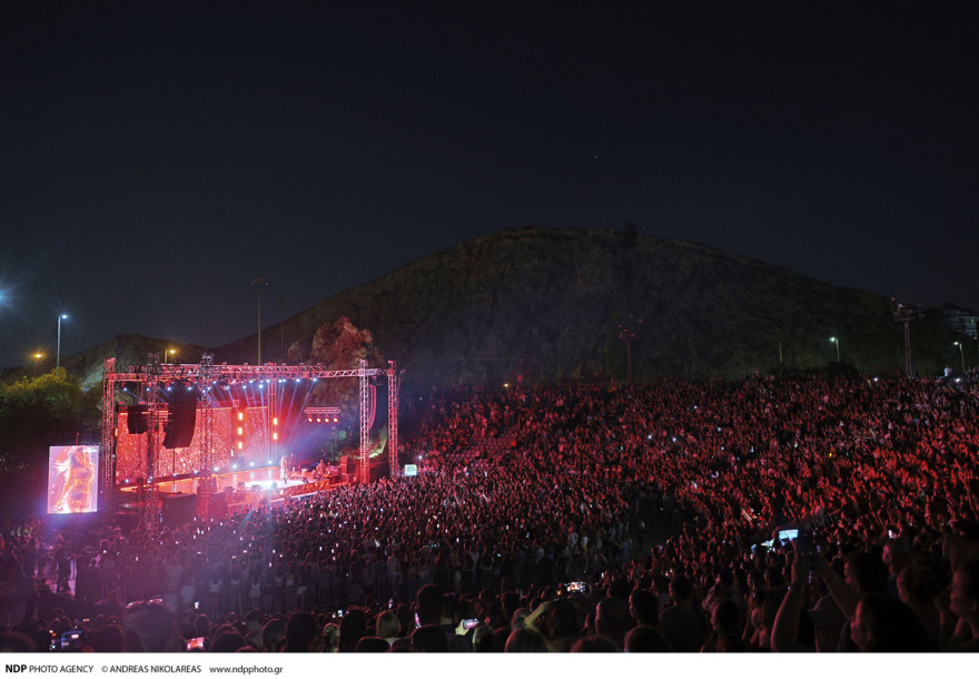 Ελένη Φουρέιρα: Αποθεώθηκε στο κατάμεστο Κατράκειο - Δείτε βίντεο και φωτογραφίες