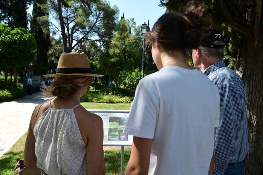 Με μεγάλη συμμετοχή οι εκδηλώσεις στον κήπο του Προεδρικού για τα 50 χρόνια από την αποκατάσταση της Δημοκρατίας 