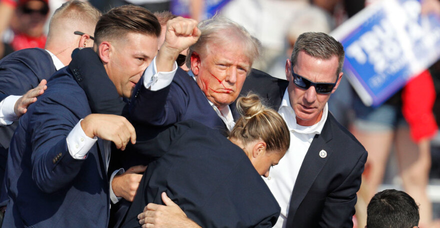 Τραμπ: Εδώ και δύο χρόνια ζητούσε περισσότερη ασφάλεια αλλά η Μυστική Υπηρεσία απέρριπτε το αίτημά του, γράφει η Post