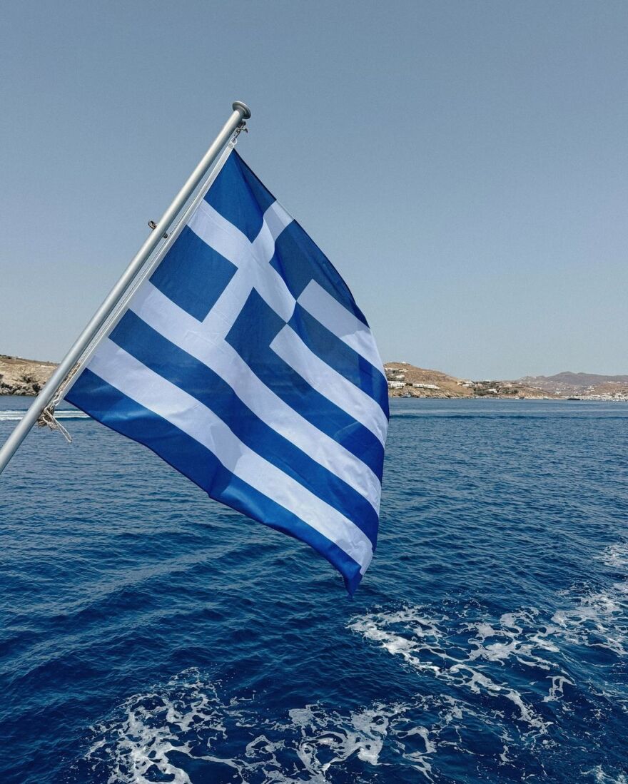 Ιζαμπέλ Γκουλάρτ: Κολυμπάει στο Αιγαίο