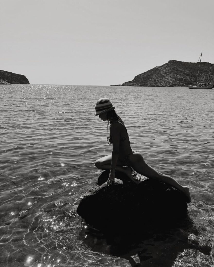 Κλέλια Ανδριολάτου: Το φωτογραφικό άλμπουμ της από τη Σίφνο 