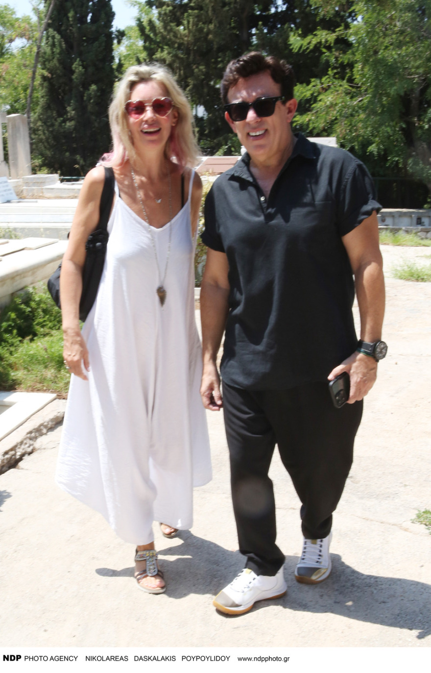 Αλίκη Βουγιουκλάκη: Πλήθος επωνύμων στο μνημόσυνο για τα 28 χρόνια από τον θάνατό της