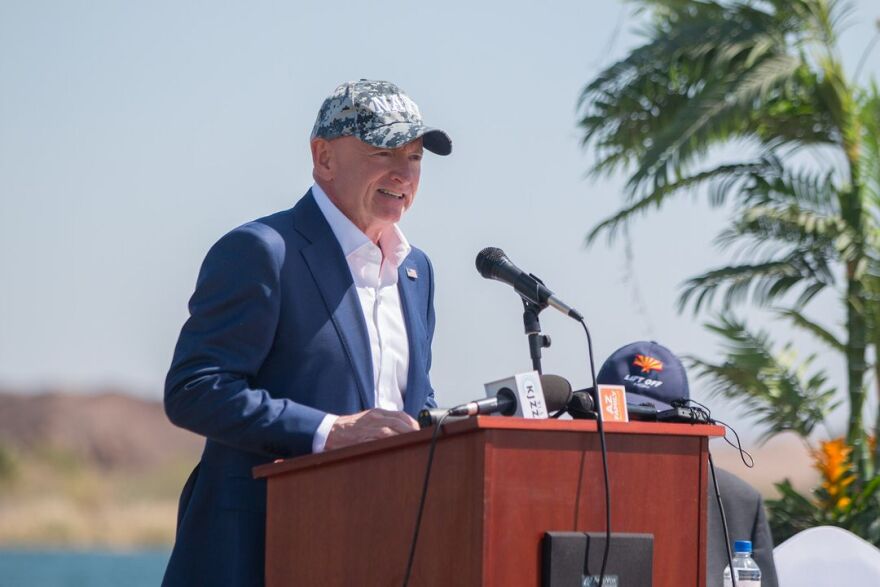 Καμάλα Χάρις: Οι 9 Δημοκρατικοί που ακούγονται για τη θέση του υποψήφιου αντιπροέδρου