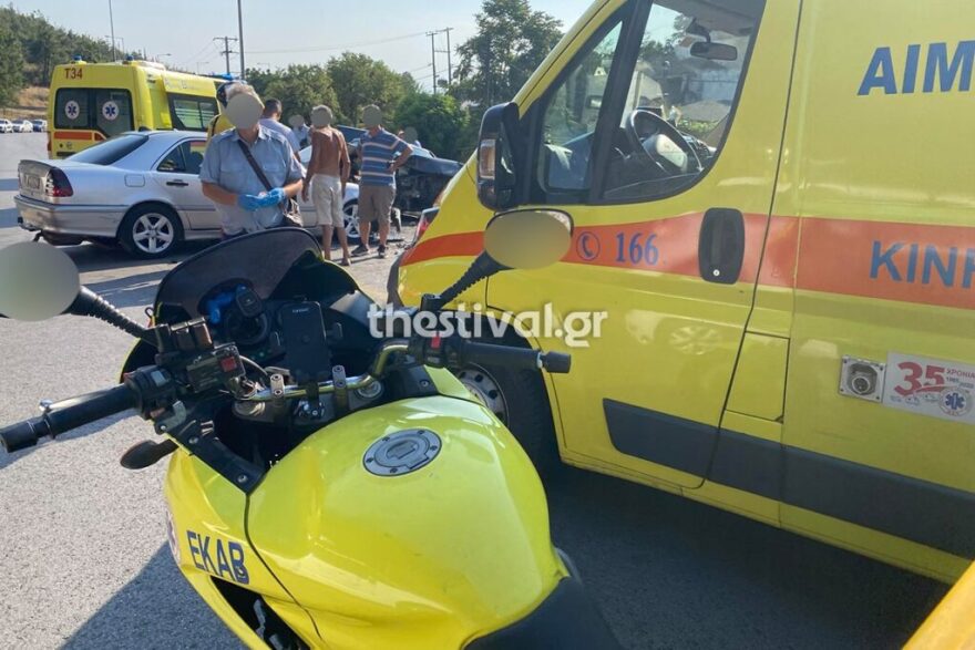 Θεσσαλονίκη: Μετωπική σύγκρουση με τρεις τραυματίες, μετά την έξοδο του Περιφερειακού - Δείτε φωτογραφίες