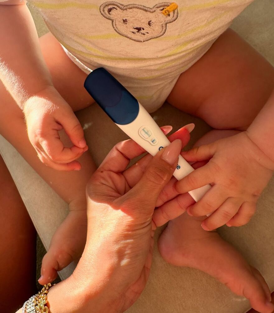 Κωνσταντίνα Σπυροπούλου: Στην παιδική χαρά με τον γιο της