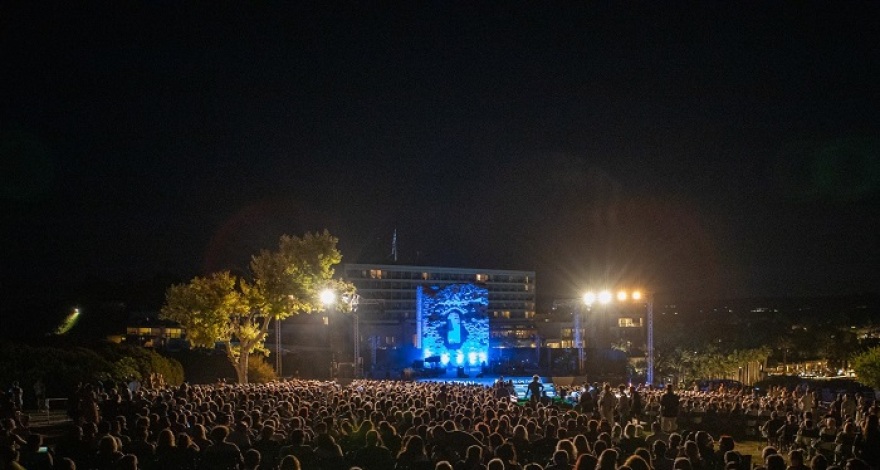 Τομ Τζόουνς: Ο θρυλικός τραγουδιστής έδωσε, επιτέλους, την πρώτη του συναυλία στην Ελλάδα - Δείτε βίντεο και φωτογραφίες