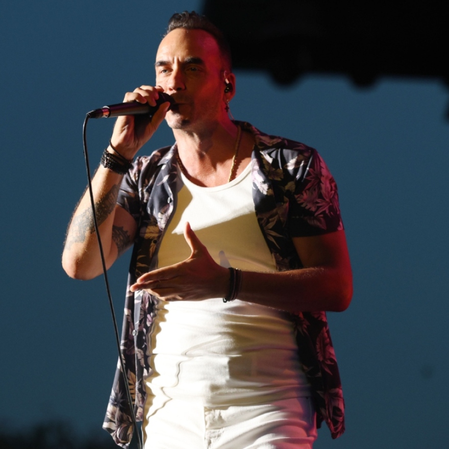 Μαριλού Κοζάρη: Απόλαυσε τον Πάνο Μουζουράκη στη συναυλία του - Δείτε φωτογραφίες