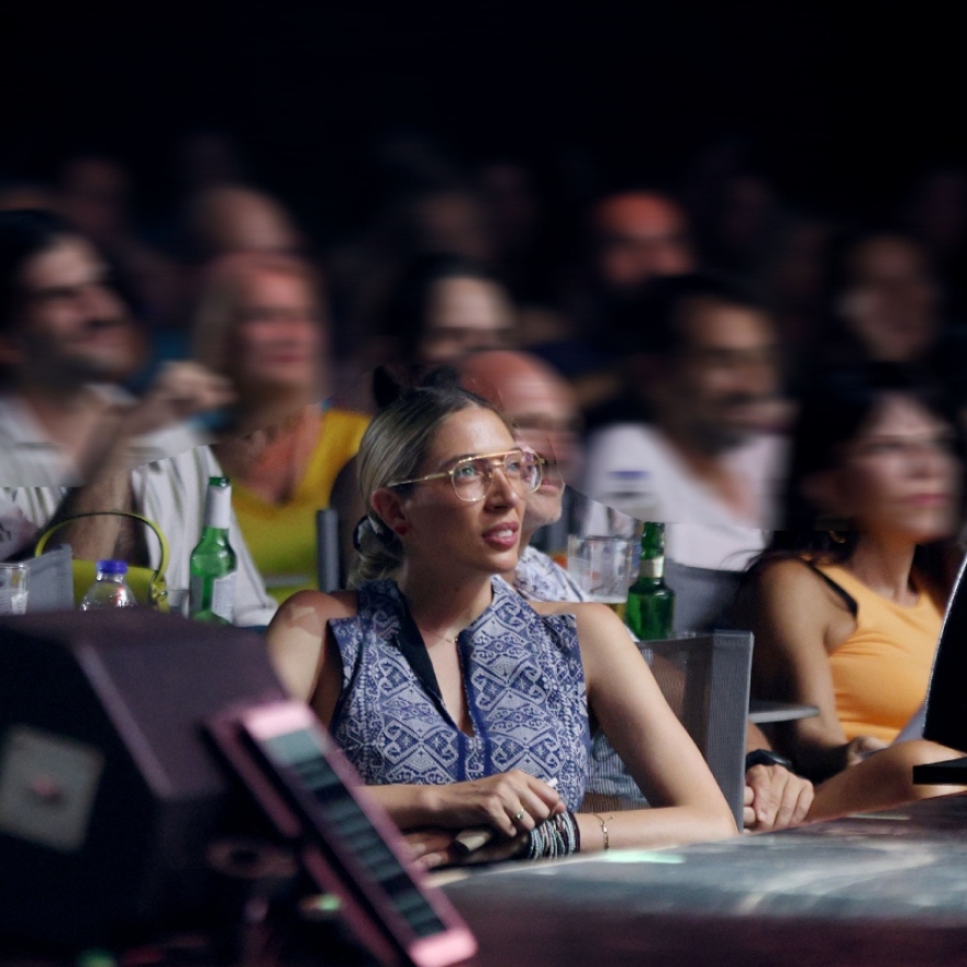 Μαριλού Κοζάρη: Απόλαυσε τον Πάνο Μουζουράκη στη συναυλία του - Δείτε φωτογραφίες