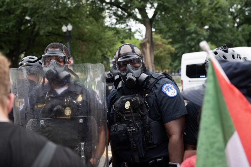 ΗΠΑ: Επεισόδια και χιλιάδες διαδηλωτές κατά του Νετανιάχου έξω από το Καπιτώλιο - «Χρήσιμους ηλίθιους του Ιράν» τους χαρακτήρισε ο Ισραηλινός πρωθυπουργός