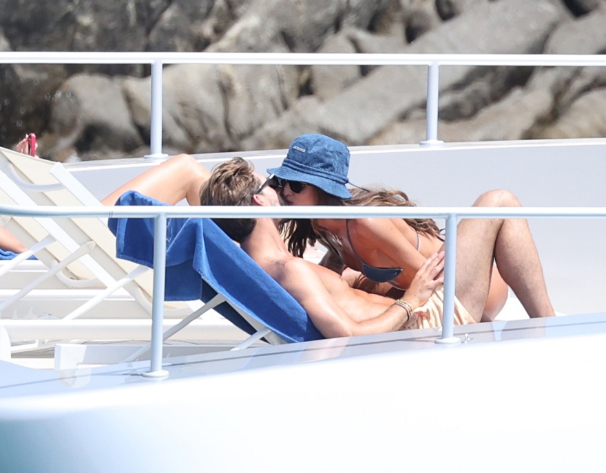 Iζαμπέλ Γκουλάρτ: Τα φιλιά με τον Κέβιν Τραπ στη Μύκονο και τα παιχνίδια με το νερό