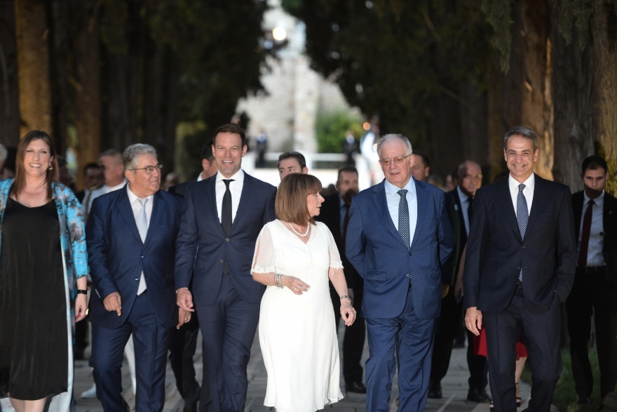 Η δεξίωση για τα 50 χρόνια από την Αποκατάσταση της Δημοκρατίας στο Προεδρικό Μέγαρο - Δείτε φωτογραφίες