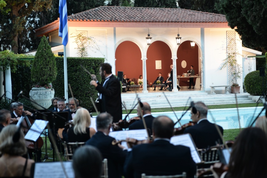 Η δεξίωση για τα 50 χρόνια από την Αποκατάσταση της Δημοκρατίας στο Προεδρικό Μέγαρο - Δείτε φωτογραφίες