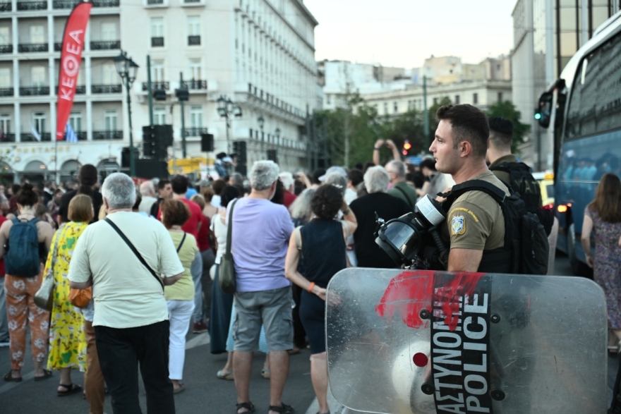 Ψυχική υγεία: Συγκεντρώσεις σε Αθήνα και Θεσσαλονίκη κατά του νομοσχεδίου - Δείτε βίντεο και φωτογραφίες