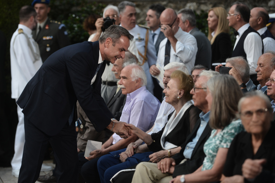 Η δεξίωση για τα 50 χρόνια από την Αποκατάσταση της Δημοκρατίας στο Προεδρικό Μέγαρο - Δείτε φωτογραφίες