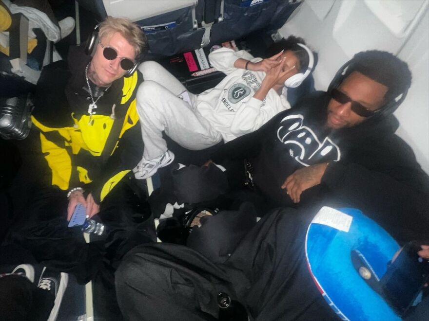 Μασίν Γκαν Κέλι: Ο κόσμος γυρίζει αλλά όταν σε κοιτάζω σταματάει, έγραψε για τα 15α γενέθλια της κόρης του 