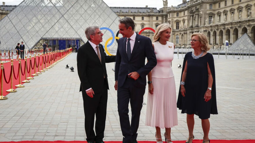 Το δείπνο του Μακρόν στο Λούβρο για τους ηγέτες στους Ολυμπιακούς Αγώνες: Το μενού έκπληξη, οι παρόντες και οι απόντες