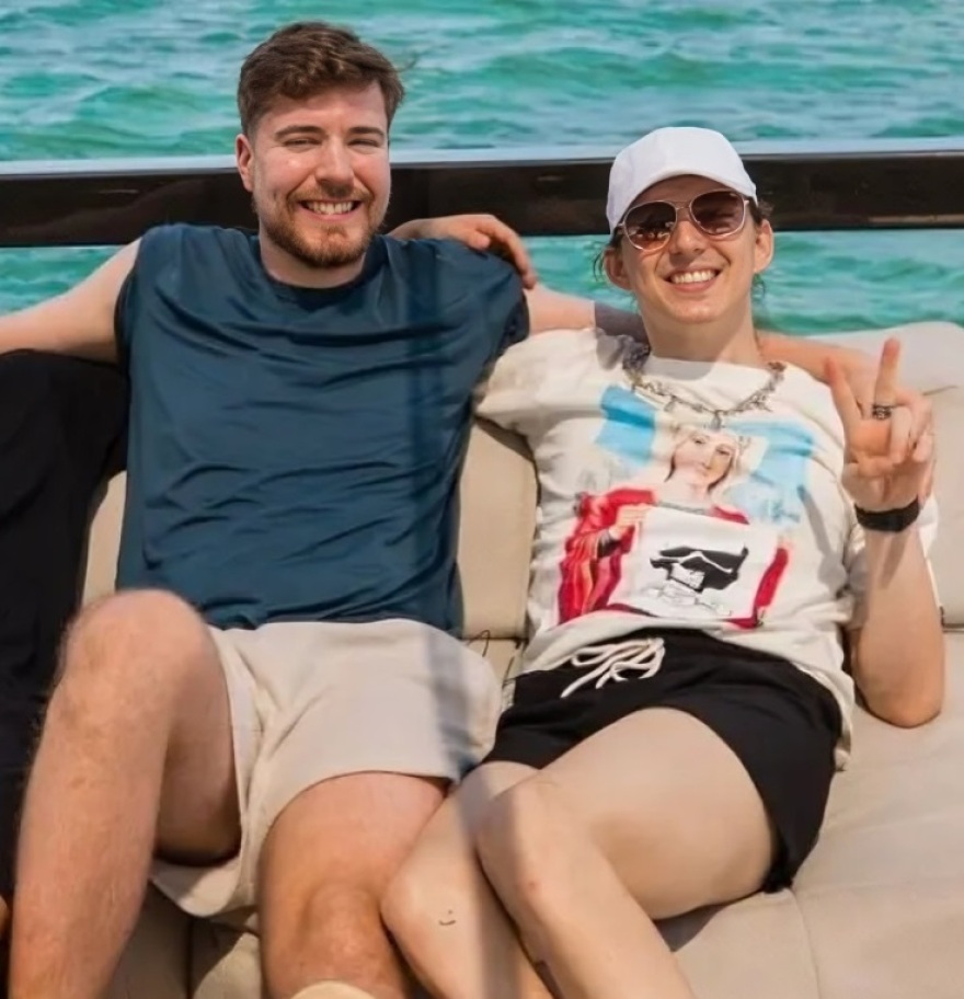 MrBeast: Συμπαρουσιάστριά του κατηγορείται ότι αποπλάνησε ένα 13χρονο αγόρι - Αηδιασμένος δηλώνει ο YouTuber