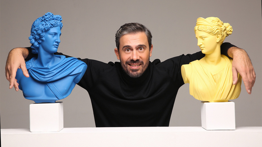 Θεόδωρoς Παπακώστας: Ο επιστήμονας που έκανε την αρχαιολογία pop και την έβαλε με μαεστρία στα social media 