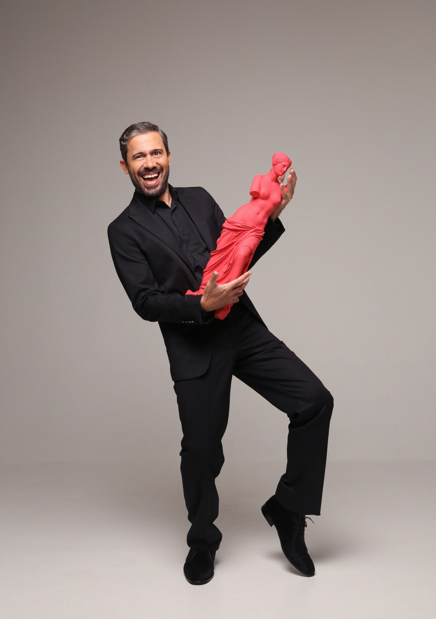 Θεόδωρoς Παπακώστας: Ο επιστήμονας που έκανε την αρχαιολογία pop και την έβαλε με μαεστρία στα social media 