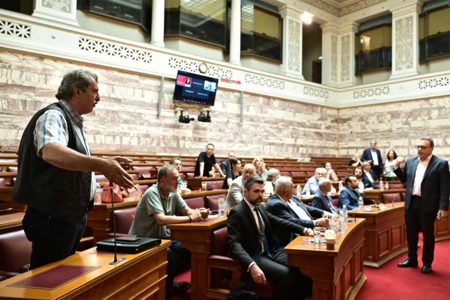 Παύλος Πολάκης: Το bullying που ξεχείλισε το ποτήρι - Σόου σε Βουλή και ΚΟ του ΣΥΡΙΖΑ μετά τη διαγραφή του