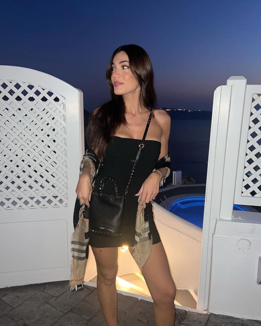 Ήβη Αδάμου: Οι φωτογραφίες με την κόρη της στη Σαντορίνη - Με την πριγκίπισσά μου, έγραψε