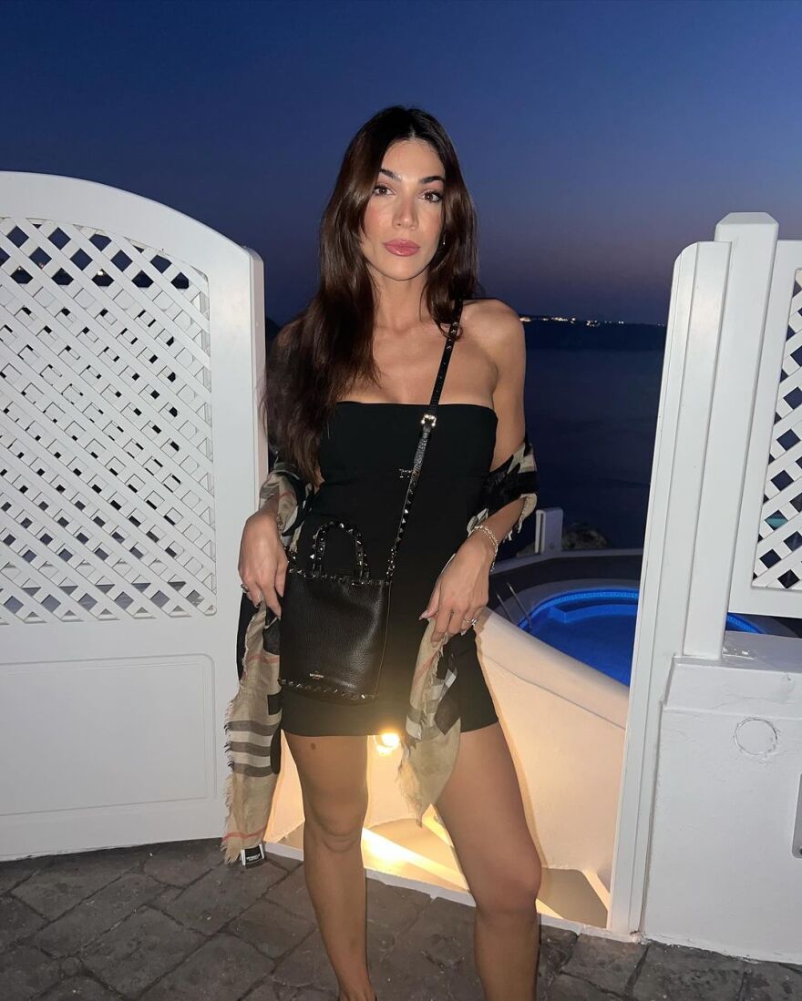 Ήβη Αδάμου: Οι φωτογραφίες με την κόρη της στη Σαντορίνη - Με την πριγκίπισσά μου, έγραψε