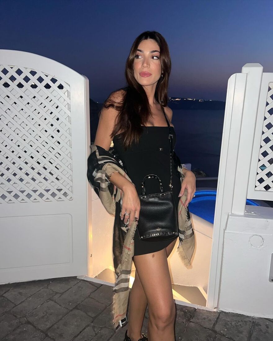 Ήβη Αδάμου: Οι φωτογραφίες με την κόρη της στη Σαντορίνη - Με την πριγκίπισσά μου, έγραψε