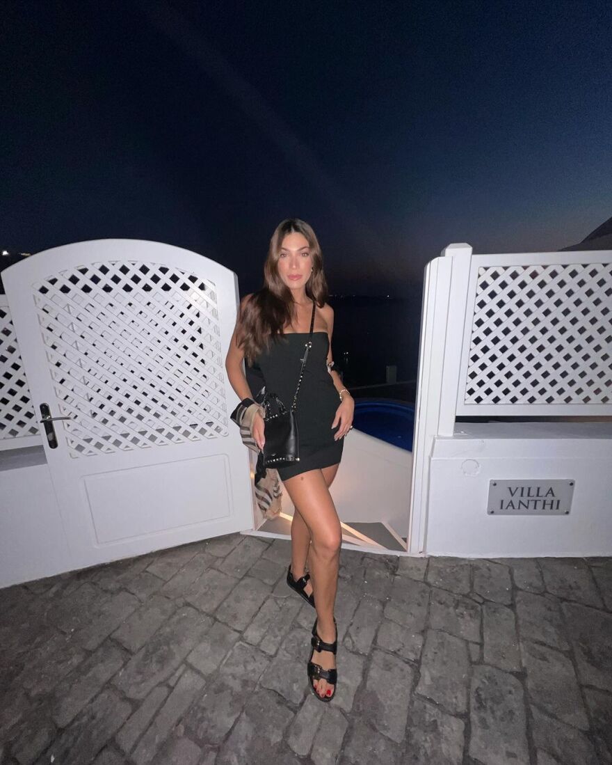 Ήβη Αδάμου: Οι φωτογραφίες με την κόρη της στη Σαντορίνη - Με την πριγκίπισσά μου, έγραψε