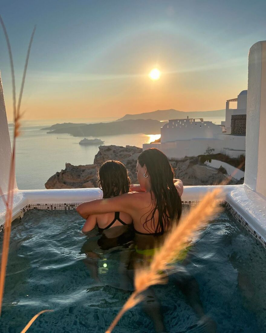 Ήβη Αδάμου: Οι φωτογραφίες με την κόρη της στη Σαντορίνη - Με την πριγκίπισσά μου, έγραψε
