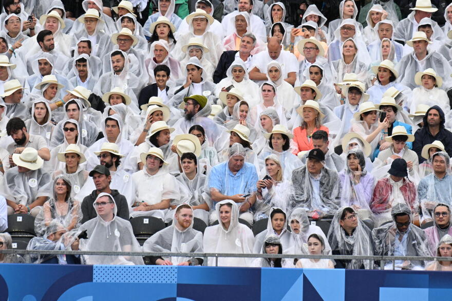 Ολυμπιακοί Αγώνες: Άνω κάτω το πρόγραμμα λόγω των βροχοπτώσεων  - Βίντεο και φωτογραφίες 
