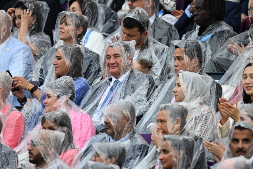 Ολυμπιακοί Αγώνες: Άνω κάτω το πρόγραμμα λόγω των βροχοπτώσεων  - Βίντεο και φωτογραφίες 