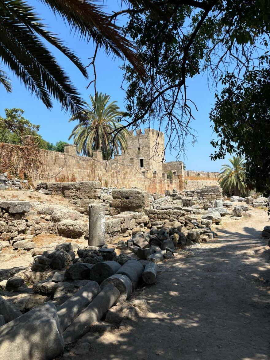 Λίνα Μενδώνη: Περισσότερα από 50 εκατομμύρια ευρώ σε έργα πολιτισμού στη Δωδεκάνησο