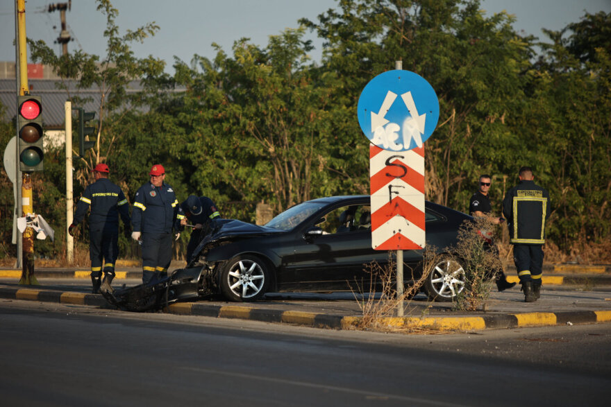 Τροχαίο δυστύχημα στη Λάρισα - Νεκρός 61χρονος οδηγός 