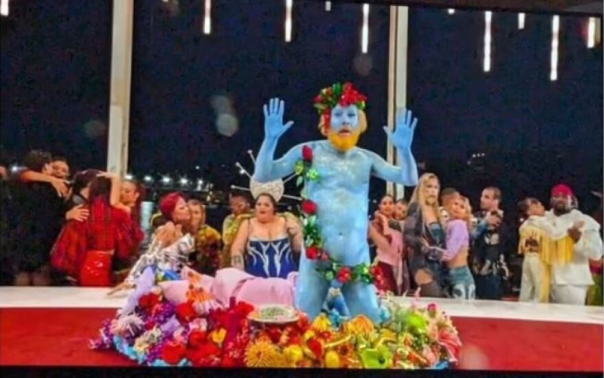 Παρίσι 2024: Ο μπλε «Διόνυσος» της τελετής έναρξης σπάει την σιωπή του μετά τις αντιδράσεις για τον Μυστικό Δείπνο