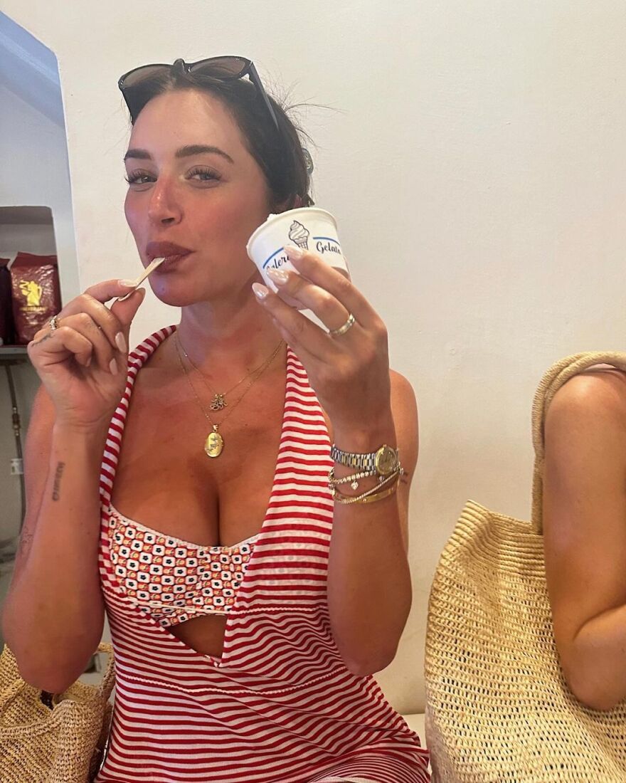 Κάιλι Τζένερ: Στη Μονεμβασιά με τη Στέισι Καρανικολάου